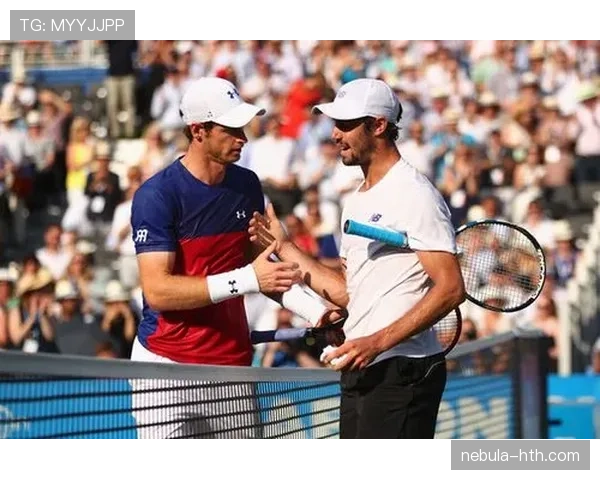 乔丹·汤普森上场像隔壁大哥，下场像富二代度假，朋友圈随手一晒就像在炫富